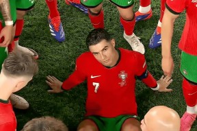 金年会下载-每一个球员都在全力以赴地为团队踢球(在球队中,每个人的水平似乎基本处于一个档次)