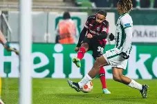 金年会官网-欧预赛比赛风云变幻竞技场上燃烧激情(超燃竞技场小黑一刀流)